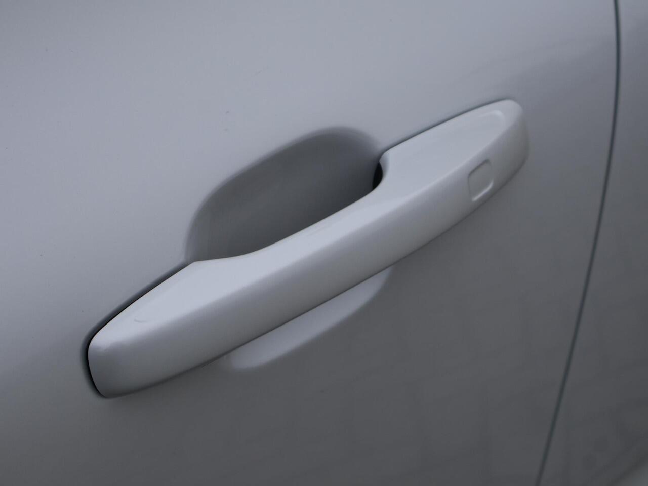 Volvo XC60 T8 Plug-in hybrid AWD Ultra Black Edition | FULL OPTION | Luchtvering | Bowers & Wilkins | Gelaagd glas