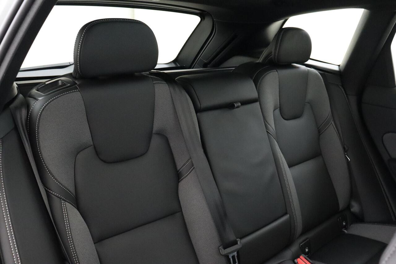 Volvo XC60 II T6 PLUG-IN HYBRID AWD ULTRA BLACK EDITION -PANO.DAK|HARMAN/KARDON|360°CAM|PRIVACY.GLAS|HEAD-UP DISP.|21"|FACELIFT