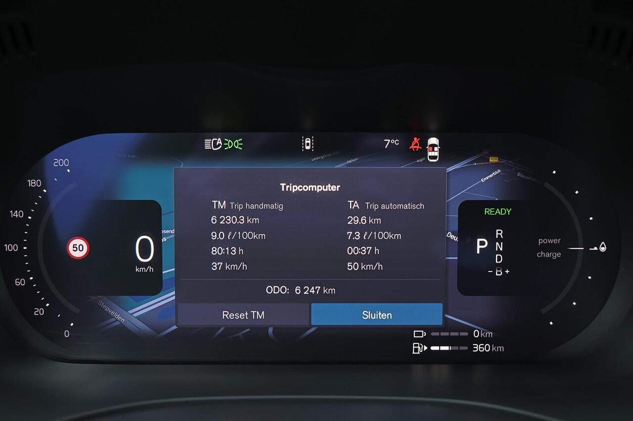 Volvo XC60 T6 Recharge AWD Plus Black Edition - IntelliSafe Assist & Surround - 22" 5-Dubbel Spaaks Glossy Black / Diamond Cut velgen - Harman/Kardon audio - Adaptieve LED koplampen - Parkeercamera achter - Verwarmde voorstoelen, stuur & achterbank - Parkeersensoren