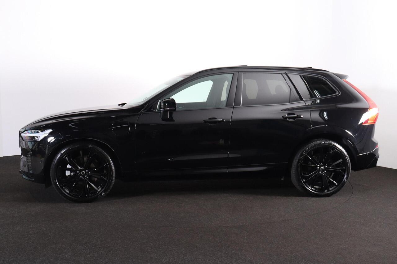 Volvo XC60 T8 Recharge AWD Ultra Black Edition - Luchtvering - Panorama/schuifdak - 360º Camera - Bowers & Wilkins audio - Adaptieve LED koplampen - Verwarmde voorstoelen, stuur & achterbank - Parkeersensoren voor & achter - Elektr. bedienb. voorstoelen met geheugen