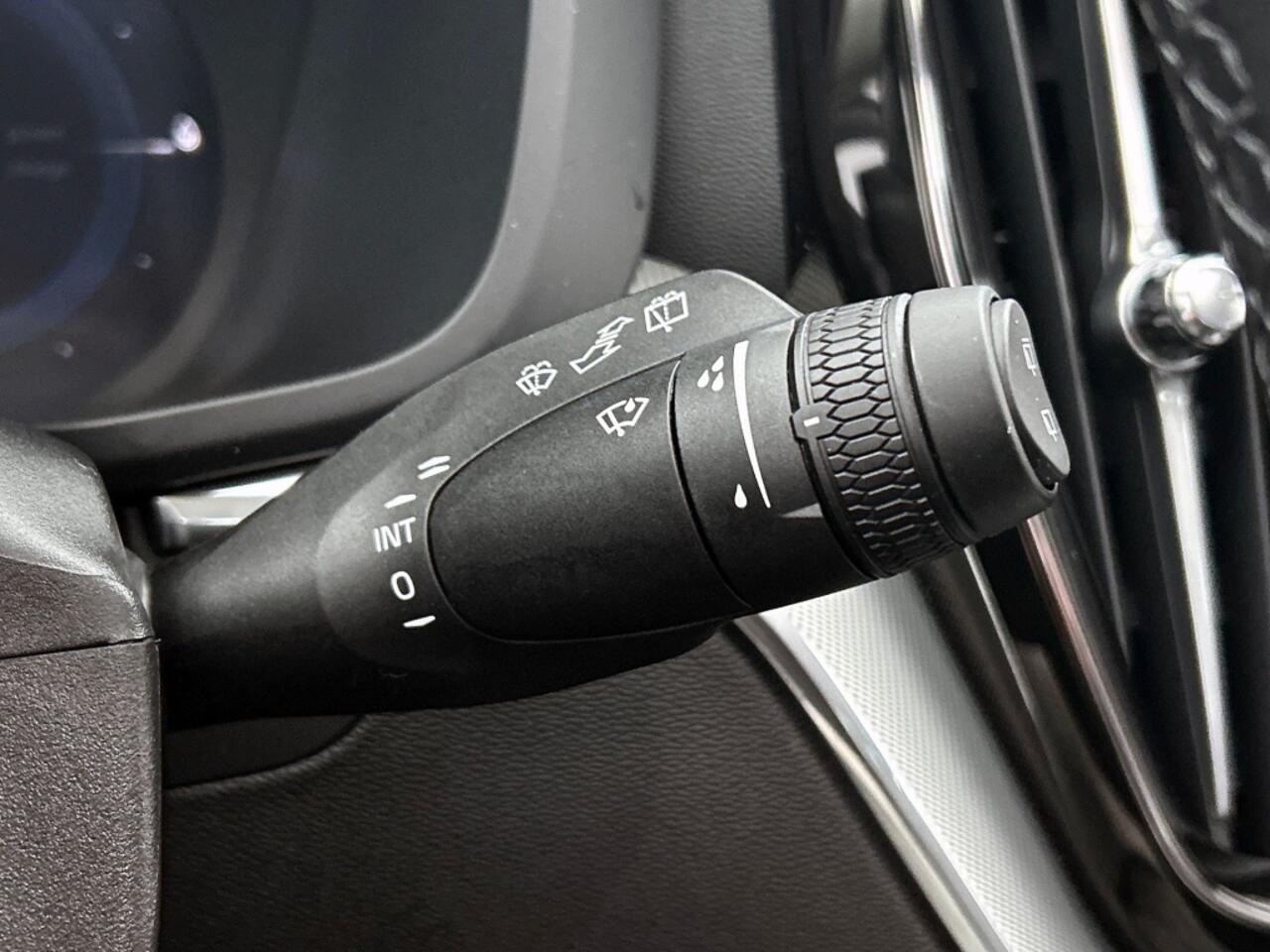 Volvo XC60 2.0 T6 AWD Plus Dark | Trekhaak | 360° Camera |