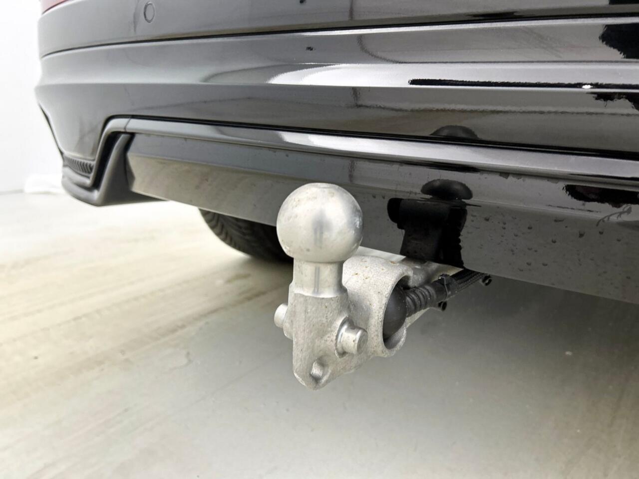 Volvo XC60 2.0 T6 AWD Plus Dark | Leder | Panorama dak | Trekhaak |