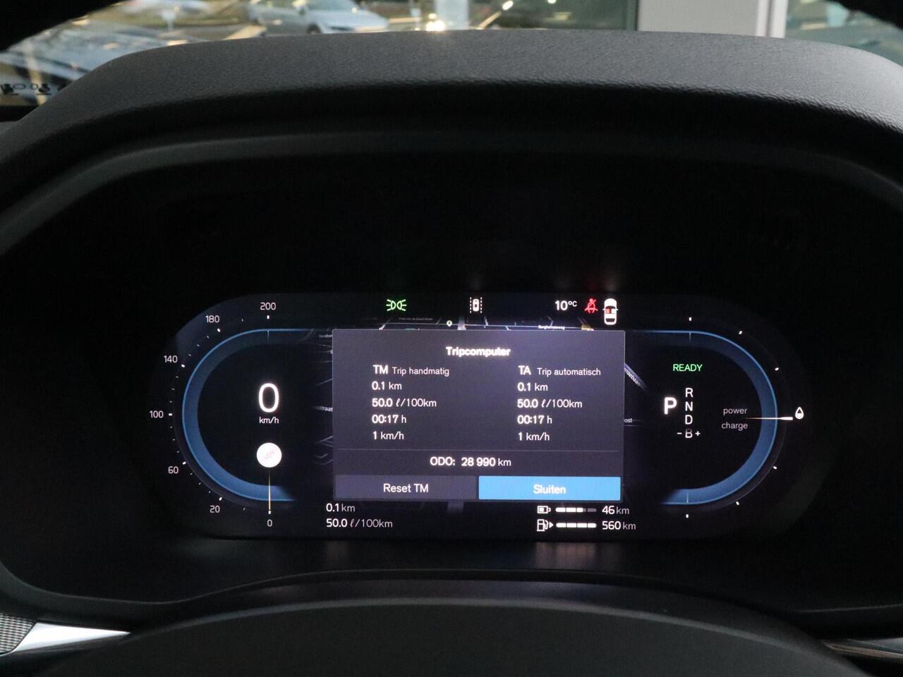 Volvo XC60 2.0 T6 Plug-in hybrid AWD Plus Dark | 360-camera | Schuif/kantel dak | Trekhaak |