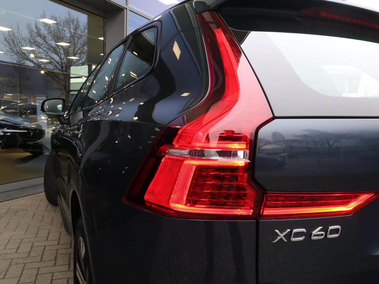 Volvo XC60 2.0 T6 Plug-in hybrid AWD Plus Dark | 360-camera | Schuif/kantel dak | Trekhaak |