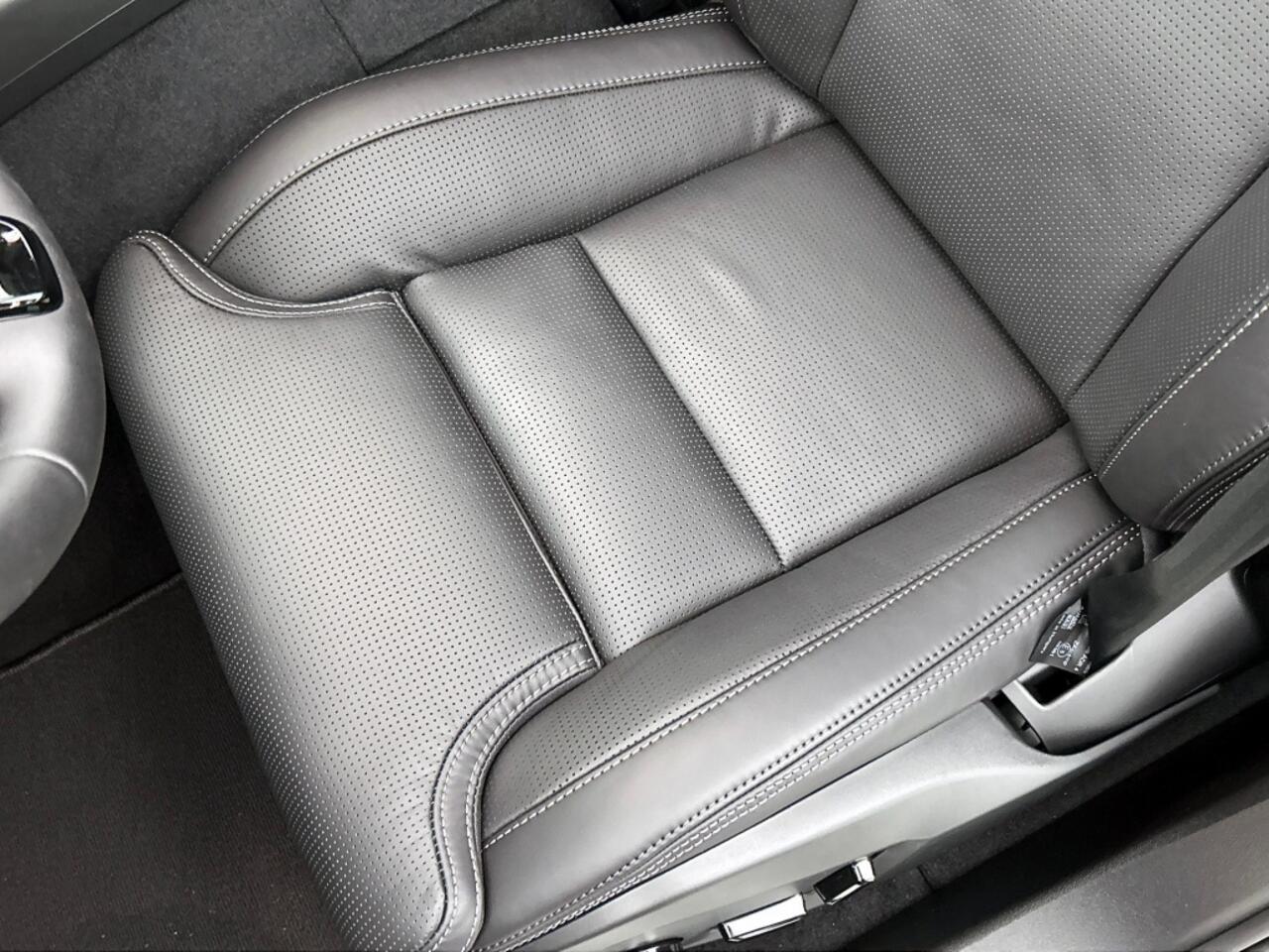 Volvo XC60 2.0 T6 AWD Ultra Bright | Luchtvering | Panorama dak | Bowers &