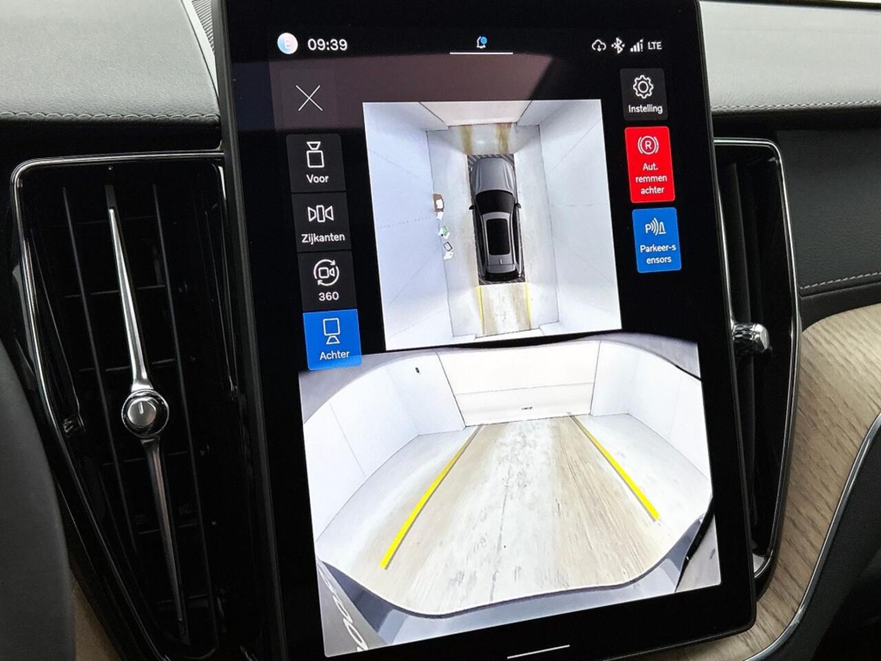 Volvo XC60 2.0 T6 AWD Ultra Bright | Luchtvering | Panorama dak | Bowers &