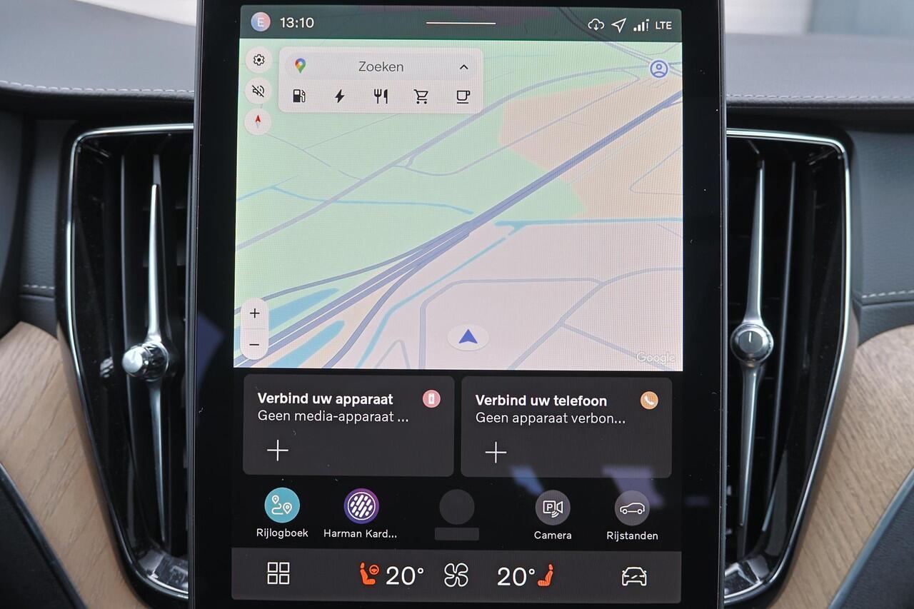 Volvo XC60 T6 Recharge AWD Ultra Dark - Luchtvering - Panorama/schuifdak - IntelliSafe Assist & Surround - 360º Camera - Harman/Kardon audio - Adaptieve LED koplampen - Verwarmde voorstoelen, stuur & achterbank - Parkeersensoren voor & achter - Elektr. bedienb. voor