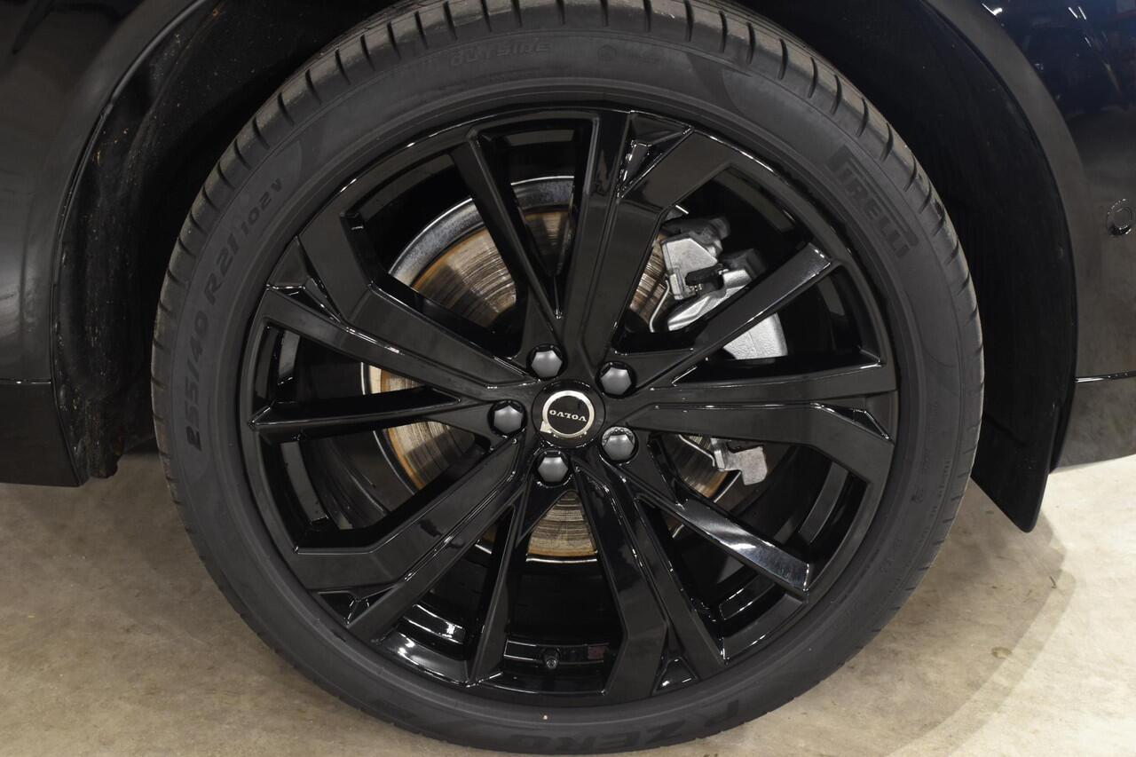 Volvo XC60 T6 350PK Plug-in hybrid AWD Ultra Black Edition / Navigatie / Adaptieve Cruisecontrol / Head Up-Display / Panorama dak / Elektrische stoelen met geheugen / Stuurverwarming / Stoelverwarming v+a / 360 Camera /