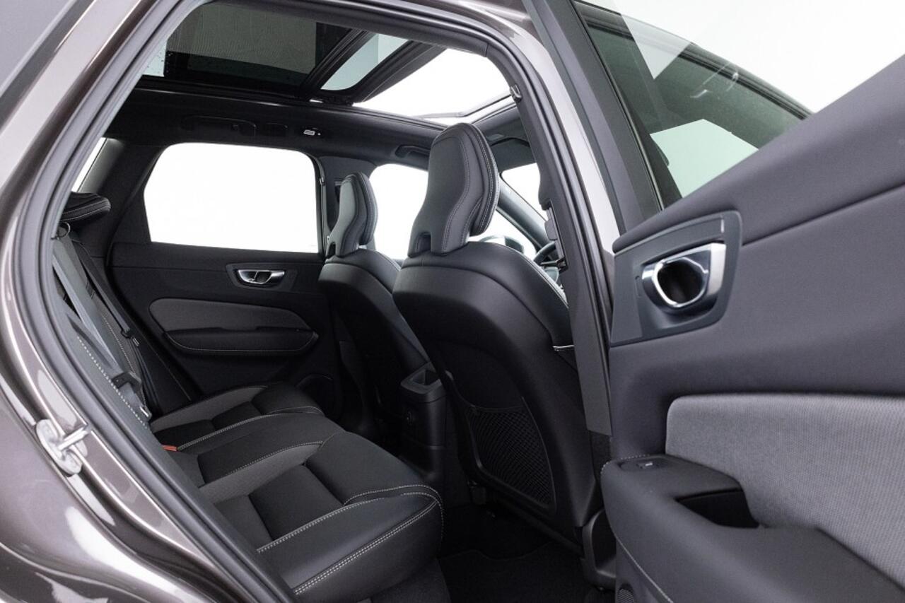 Volvo XC60 2.0 T8 Plug-in hybrid AWD Ultra Dark | PANORAMADAK | harman/kardon | 360 Camera | LUCHTVERING