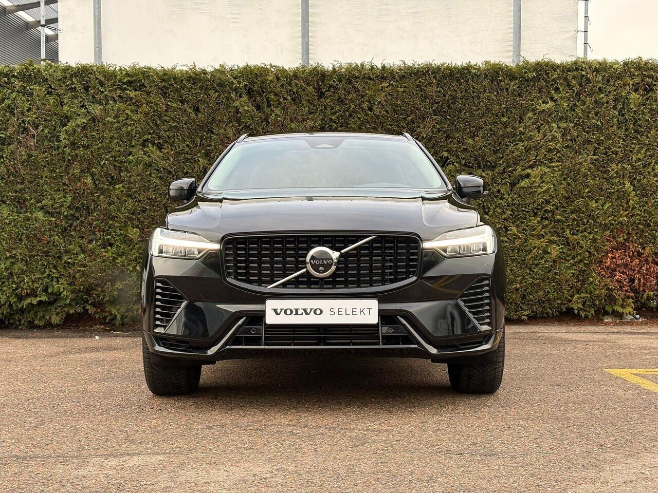 Volvo XC60 2.0 T6 Plug-in hybrid AWD Plus Dark | Panoramadak | 360 Camera | Stoel & Stuur Verwarming | Trekhaak |