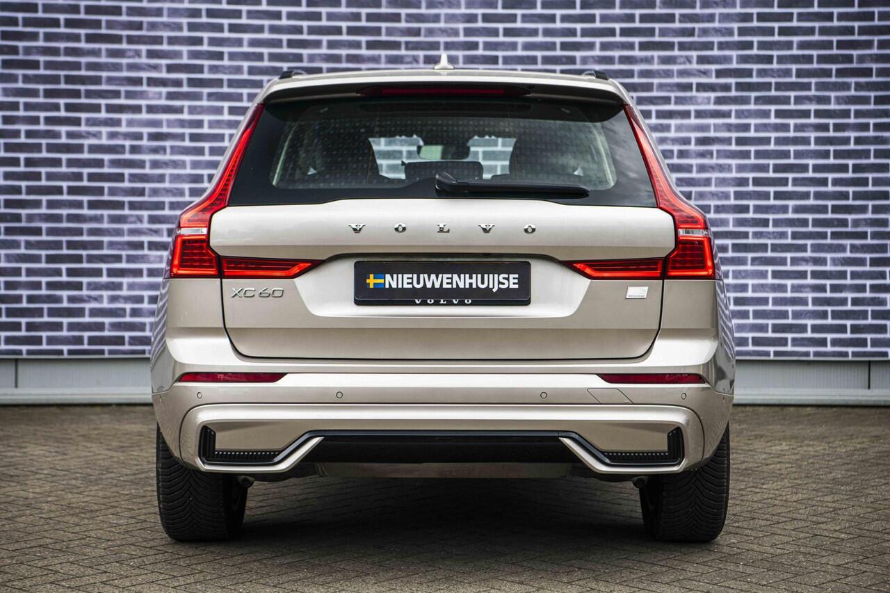 Volvo XC60 2.0 T6 Plug-in hybrid AWD Plus Dark | 360 Camera | Schuif-/Kanteldak | Stoel-/Stuurverwarming | Adaptieve Cruise Control | Trekhaak |