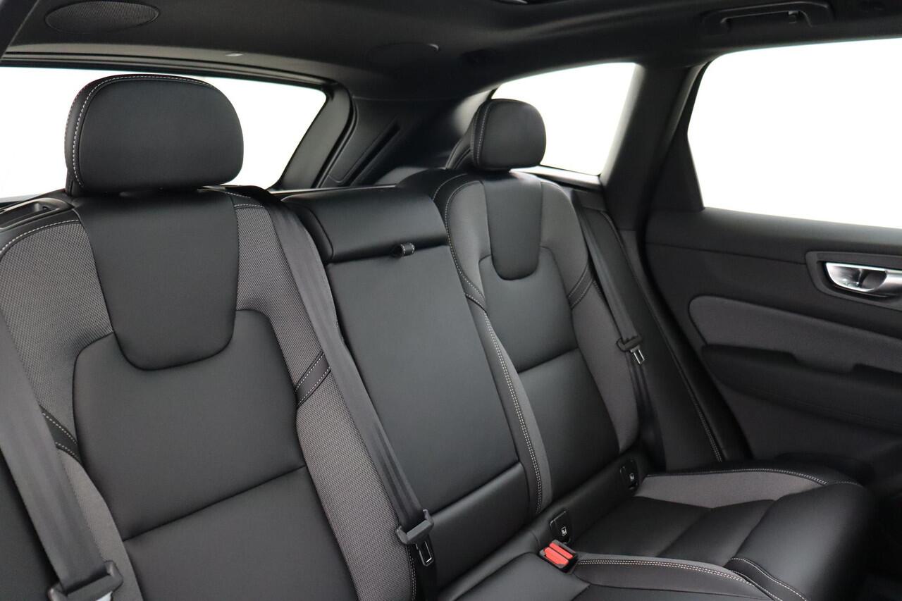 Volvo XC60 II T8 PLUG-IN HYBRID AWD ULTRA BLACK EDITION -PANO.DAK|HARMAN/KARDON|360°CAM|PRIVACY.GLAS|HEAD-UP DISP.|21"|FACELIFT