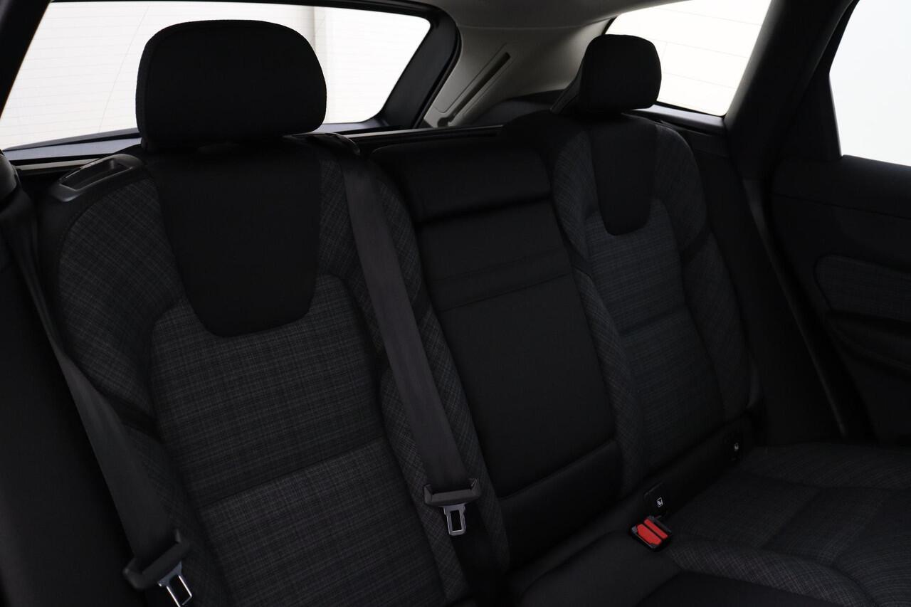 Volvo XC60 T6 PLUG-IN HYBRID AWD ESSENTIAL EDITION BRIGHT -PANO.DAK|ADAP.CRUISE|CLIMATE|19"|CAMERA