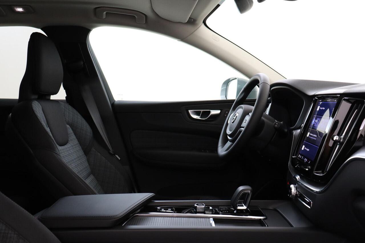 Volvo XC60 T6 PLUG-IN HYBRID AWD ESSENTIAL EDITION BRIGHT -PANO.DAK|ADAP.CRUISE|CLIMATE|19"|CAMERA