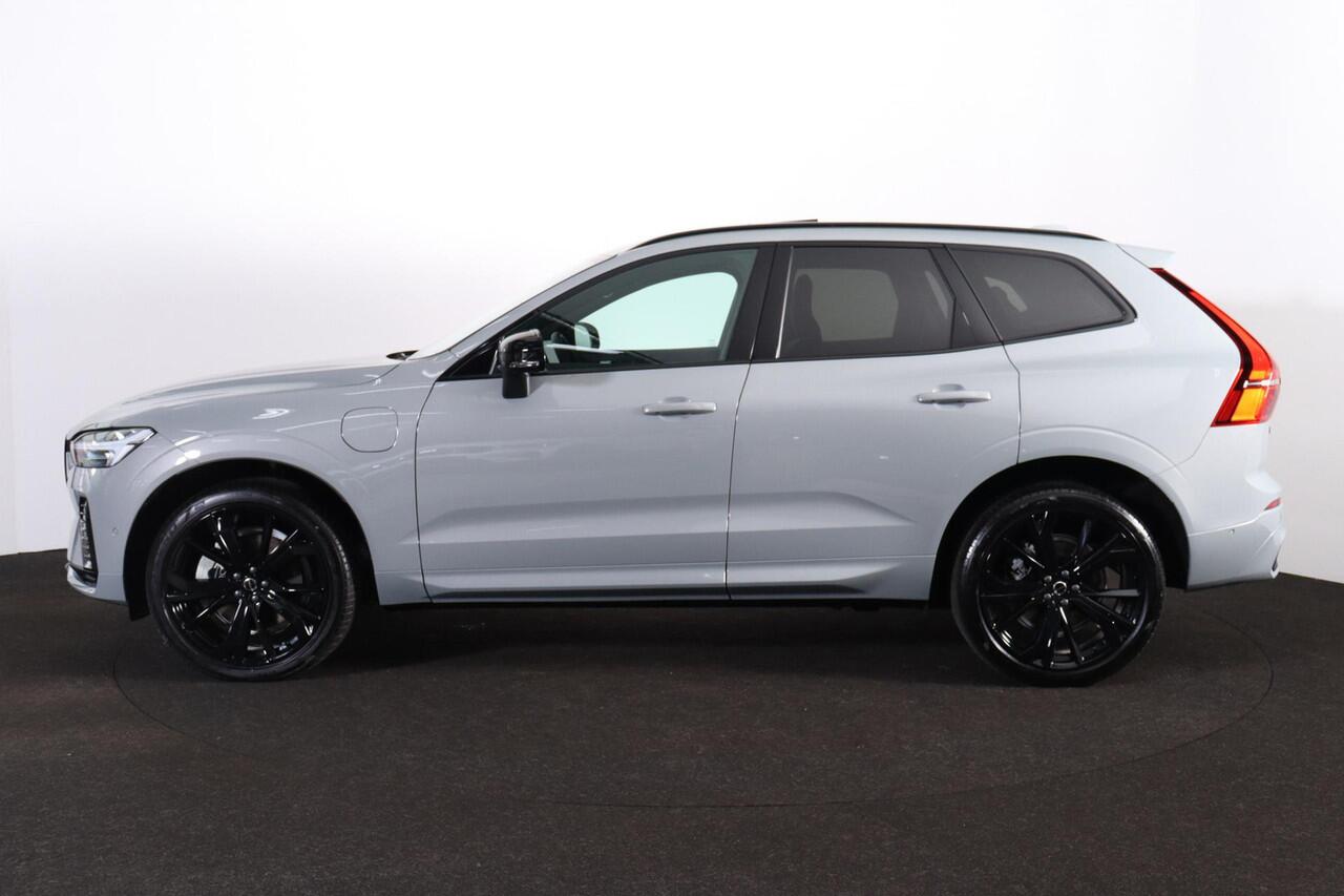 Volvo XC60 T8 Recharge AWD Ultra Black Edition - Panorama/schuifdak - IntelliSafe Assist & Surround - 360º Camera - Harman/Kardon audio - Adaptieve LED koplampen - Verwarmde voorstoelen, stuur & achterbank - Parkeersensoren voor & achter - Elektr. bedienb. voorstoel