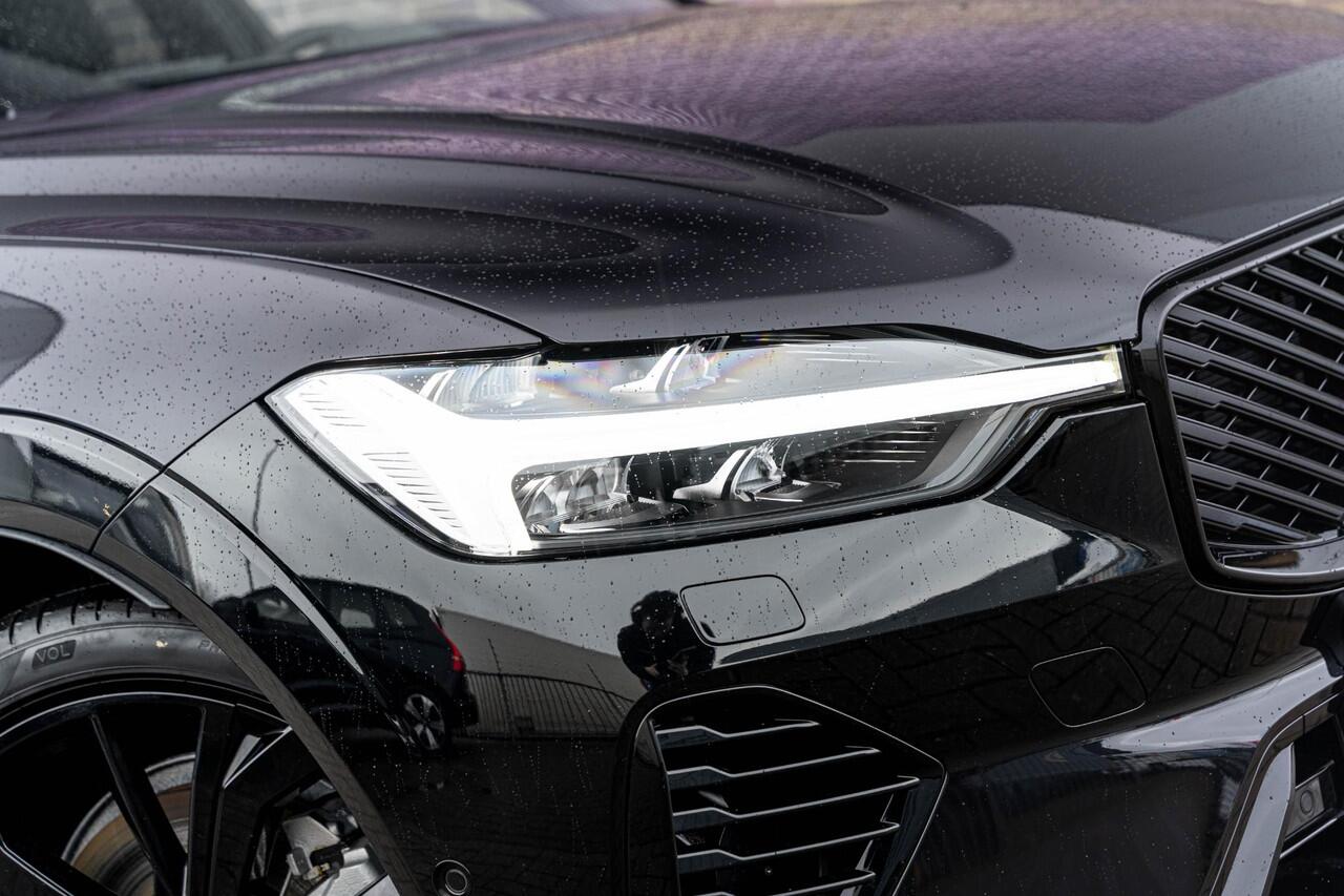 Volvo XC60 2.0 T8 Plug-in hybrid AWD Ultra Black Edition | PHEV | Facelift | Google | Long Range | Adaptieve Cruise Control | Luchtvering | Harman Kardon Audio | Stoelverwarming Voor + Achter | 360 Camera | Keyless | Gelamineerd Glas | DAB | Trekhaak | Stuurverwarmi