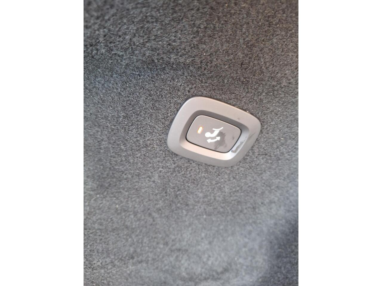 Volvo XC60 2.0 T6 Plug-in hybrid AWD Plus Dark