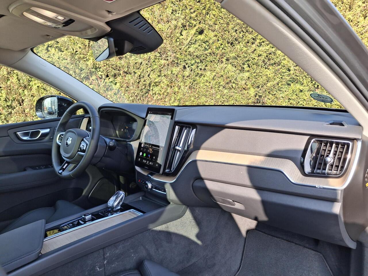 Volvo XC60 2.0 T6 Plug-in hybrid AWD Plus Dark