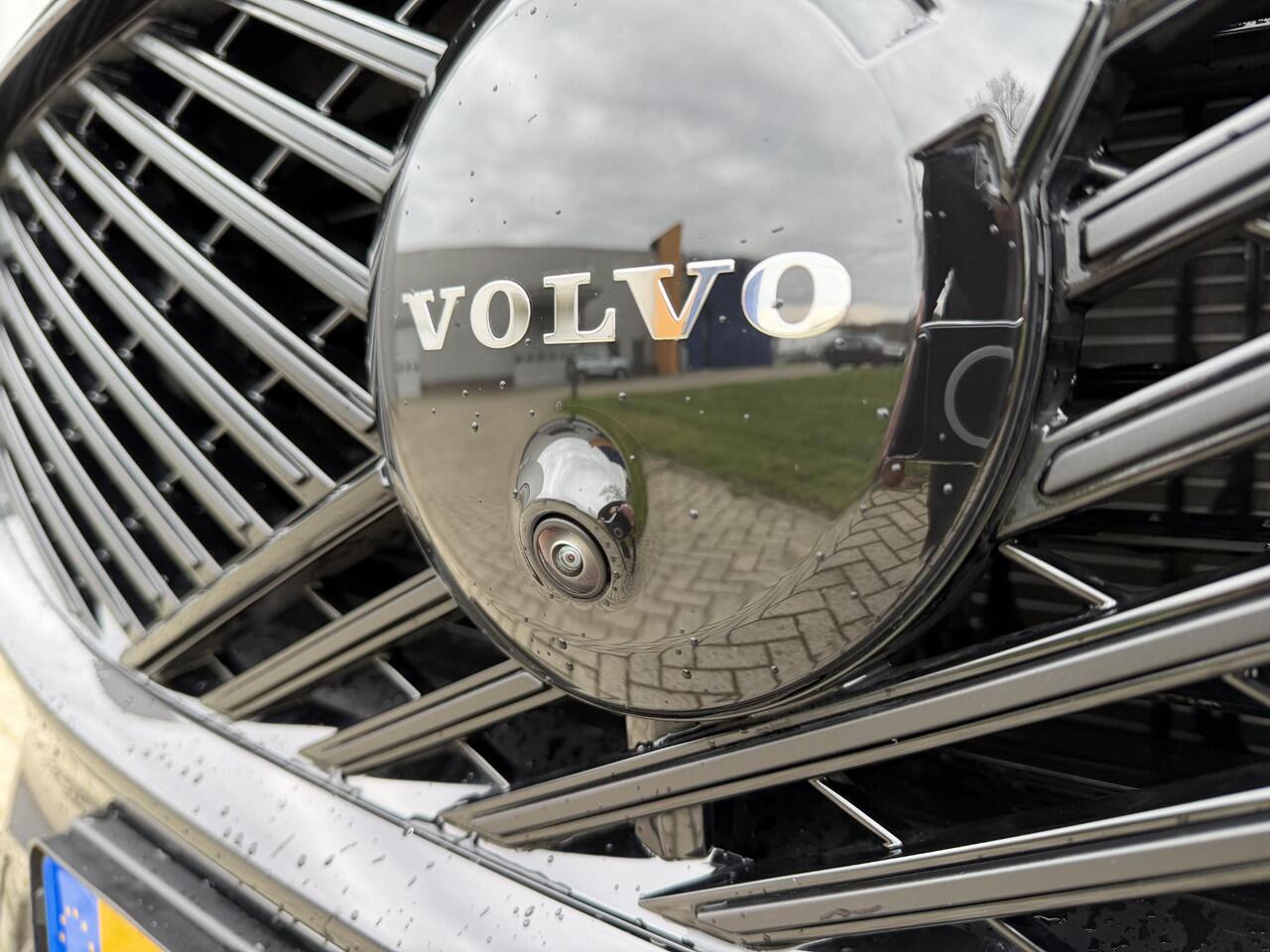 Volvo XC60 T8 Plug-in hybrid AWD Ultra Black Edition