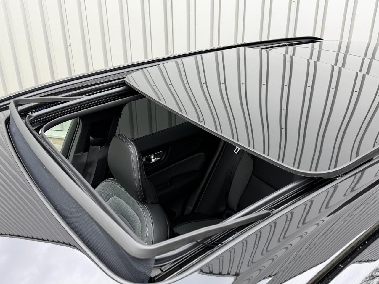 Volvo XC60 T8 Plug-in hybrid AWD Ultra Black Edition