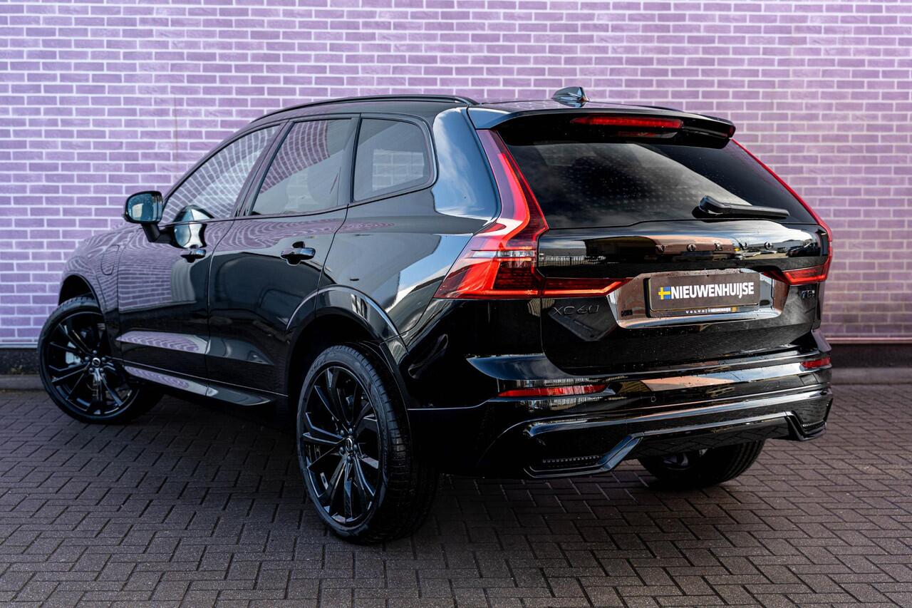 Volvo XC60 T8 Plug-in Hybrid AWD Plus Black Edition | Google | Long Range | Schuif-/Kanteldak | Achteruitrijcamera | Harman Kardon Audio | Zitverlenging | Sportstoelen | Keyless | Stuur-/Stoelverwarming | Memory | Getint Glas | Apple Carplay | Elek. Achterklep | And