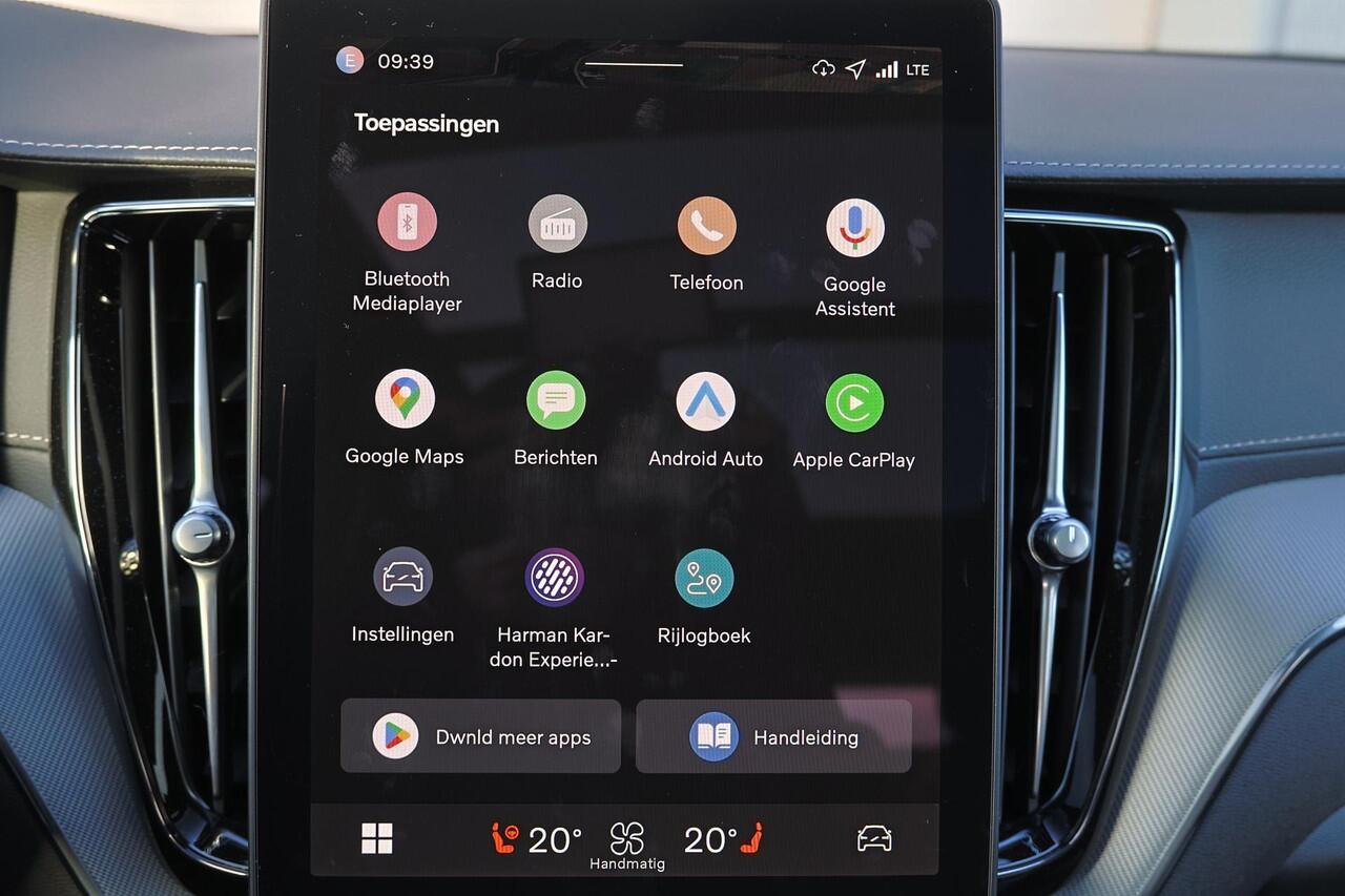 Volvo XC60 T8 Recharge AWD Ultra Black Edition - Panorama/schuifdak - IntelliSafe Assist & Surround - 360º Camera - Harman/Kardon audio - Adaptieve LED koplampen - Verwarmde voorstoelen, stuur & achterbank - Parkeersensoren voor & achter - Elektr. bedienb. voorstoel