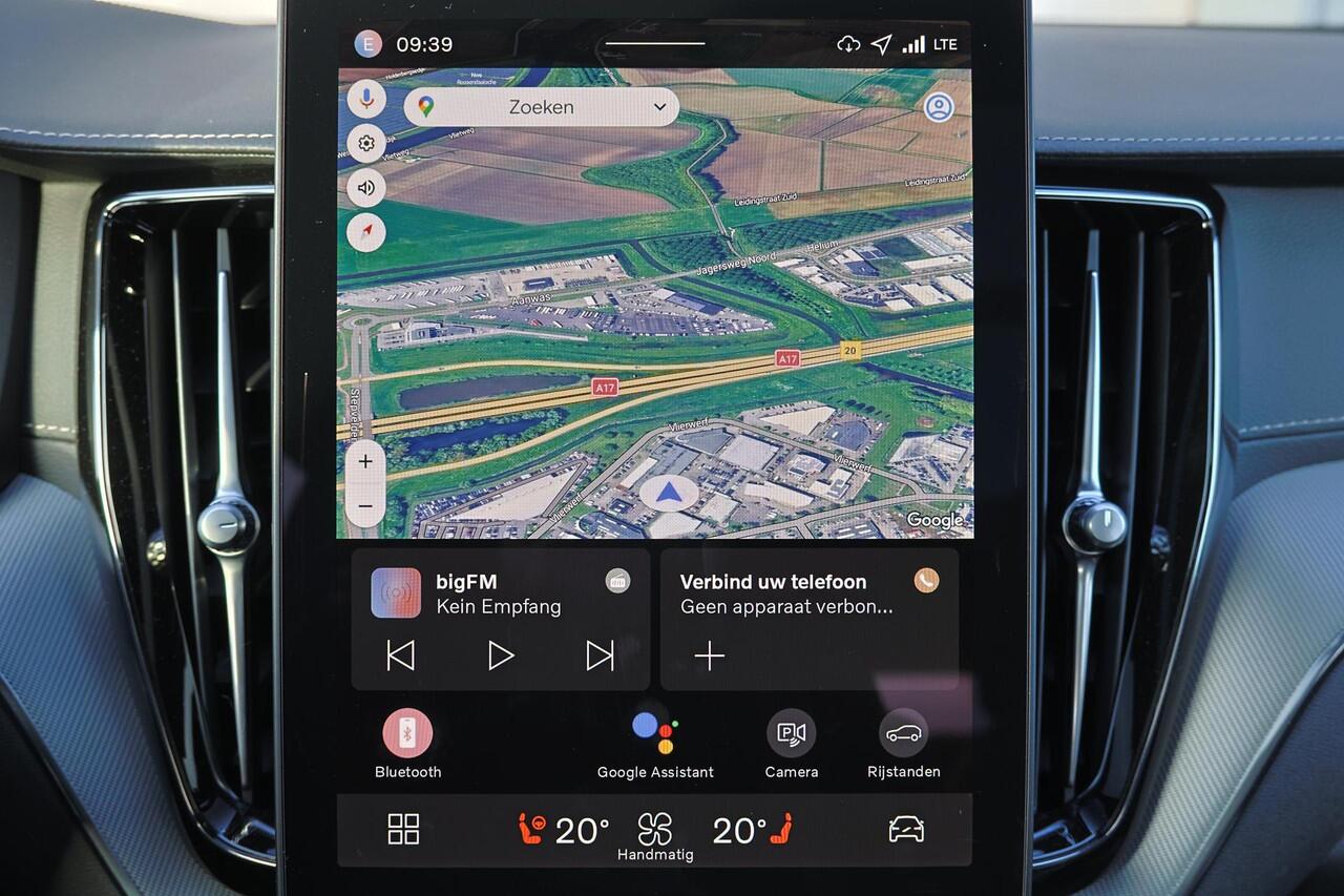 Volvo XC60 T8 Recharge AWD Ultra Black Edition - Panorama/schuifdak - IntelliSafe Assist & Surround - 360º Camera - Harman/Kardon audio - Adaptieve LED koplampen - Verwarmde voorstoelen, stuur & achterbank - Parkeersensoren voor & achter - Elektr. bedienb. voorstoel