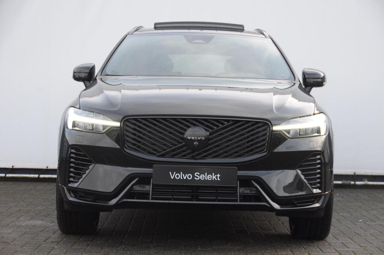 Volvo XC60 T6 350PK Automaat AWD Ultra Black Edition Facelift/ Head-up display/ Harman Kardon audio/ BLIS/ Elektrischbedienbare stoelen met geheugen / Panoramadak/ Adaptive cruise control/ Pilot assist/ Apple Carplay/ Android auto/