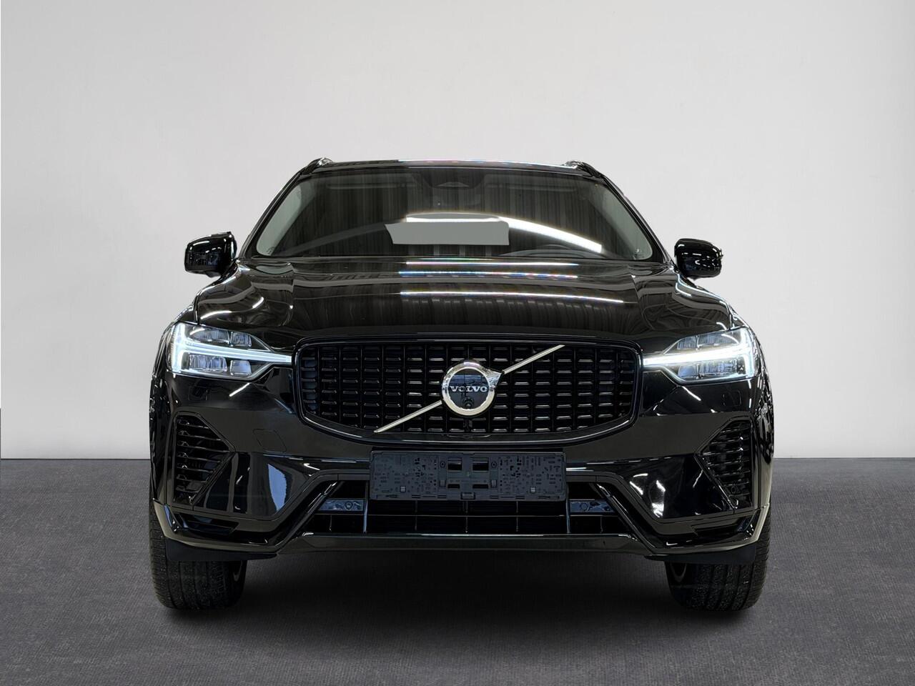 Volvo XC60 2.0 T8 Plug-in hybrid AWD Plus Dark | Pano | Navi | Stoel / Stuurwiel Verwarmd | Camera | ACC | Clima | Lm velgen ( Vestiging - Nieuwegein )