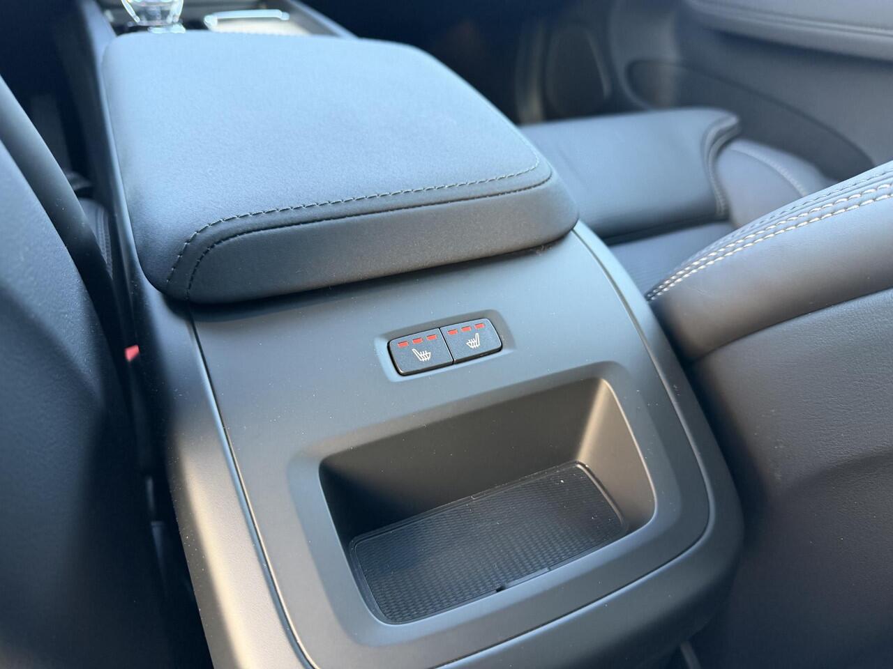 Volvo XC60 2.0 T8 Plug-in hybrid AWD Ultra Bright 455pk l Trekhaak l Pano l stoel koeling/verwarming