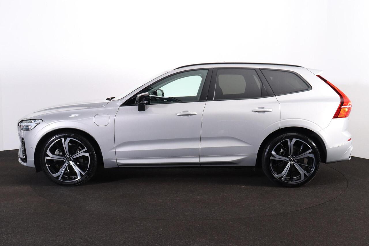 Volvo XC60 T8 Recharge AWD Ultimate Dark - Luchtvering - Panorama/schuifdak - IntelliSafe Assist & Surround - 360º Camera - Bowers & Wilkins audio - Verwarmde voorstoelen, stuur & achterbank - Parkeersensoren voor & achter - Elektr. bedienb. voorstoelen met geheugen