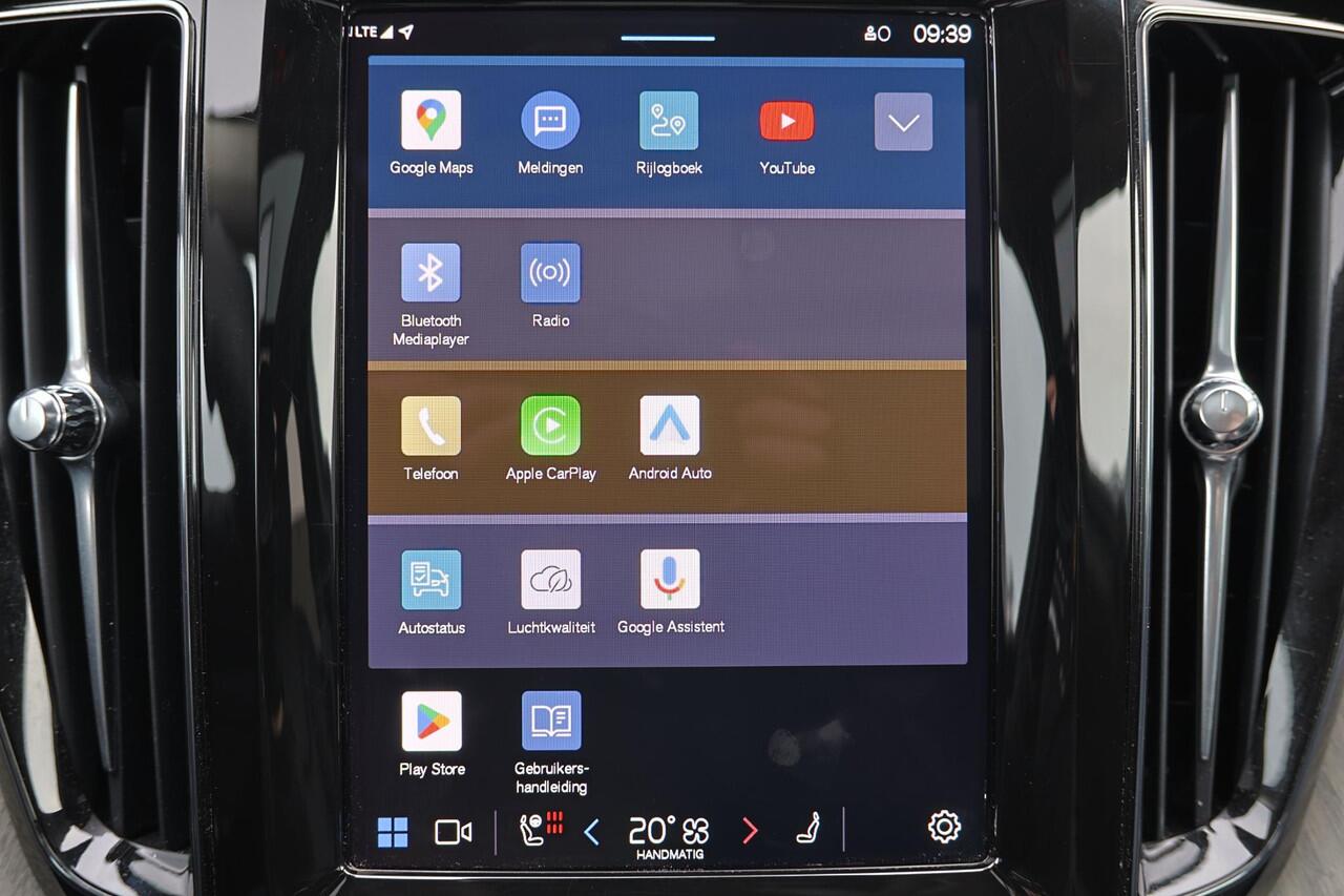 Volvo XC60 T8 Recharge AWD Ultimate Dark - Luchtvering - Panorama/schuifdak - IntelliSafe Assist & Surround - 360º Camera - Bowers & Wilkins audio - Verwarmde voorstoelen, stuur & achterbank - Parkeersensoren voor & achter - Elektr. bedienb. voorstoelen met geheugen