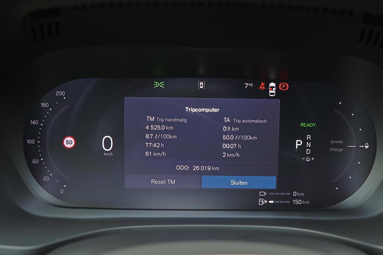 Volvo XC60 T6 Recharge AWD Plus Bright - Panorama/schuifdak - IntelliSafe Assist & Surround - 360º Camera - Harman/Kardon audio - Adaptieve LED koplampen - Verwarmde voorstoelen, stuur & achterbank - Parkeersensoren voor & achter - Elektr. bedienb. voorstoelen met g