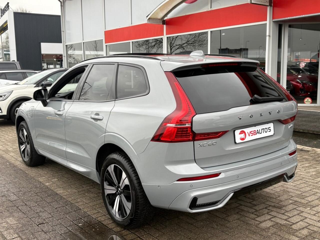 Volvo XC60 2.0 T6 AWD RECHARGE 350PK AUT. PLUS-DARK LEER PANO-DAK HARMAN-KARDON 360-CAMERA