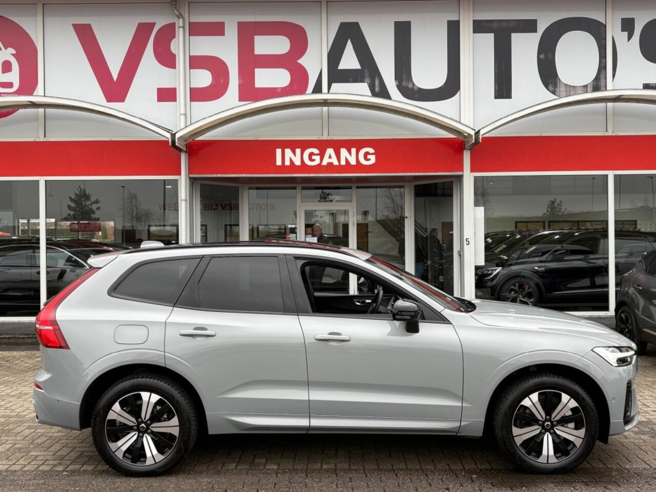 Volvo XC60 2.0 T6 AWD RECHARGE 350PK AUT. PLUS-DARK LEER PANO-DAK HARMAN-KARDON 360-CAMERA
