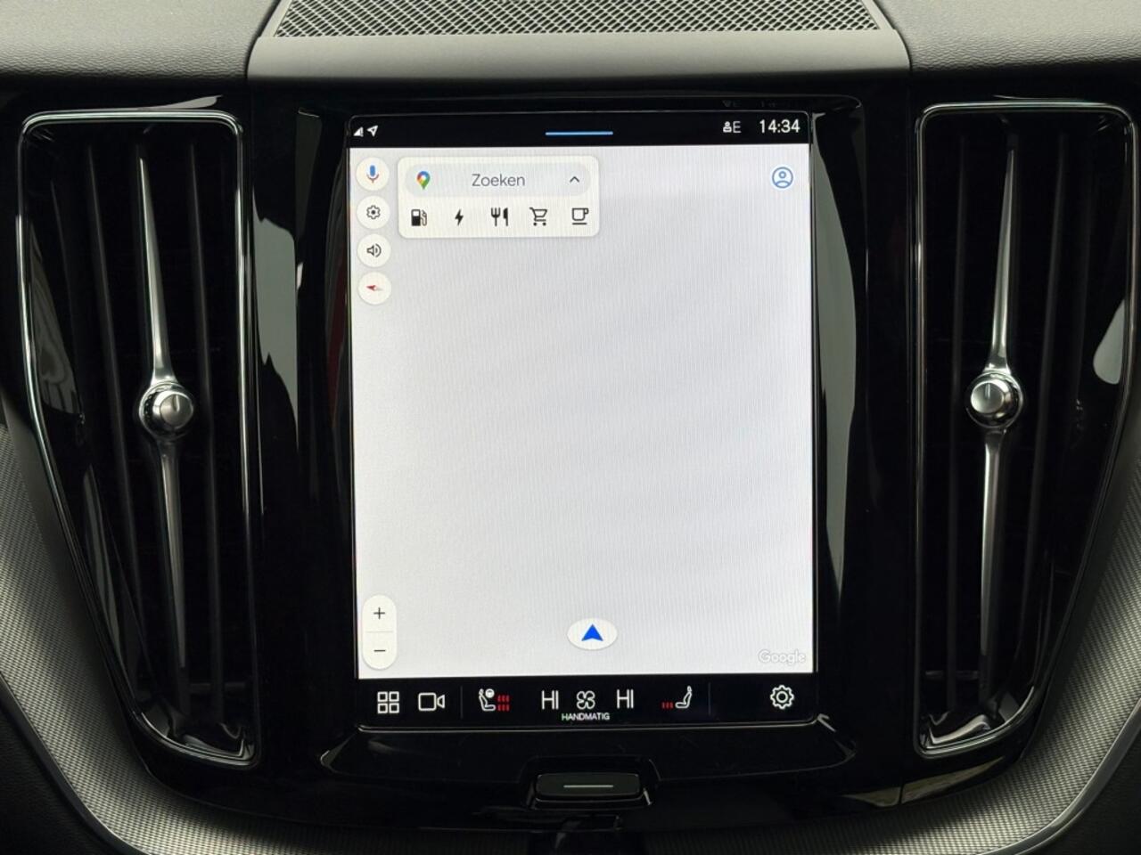 Volvo XC60 2.0 T6 AWD RECHARGE 350PK AUT. PLUS-DARK LEER PANO-DAK HARMAN-KARDON 360-CAMERA