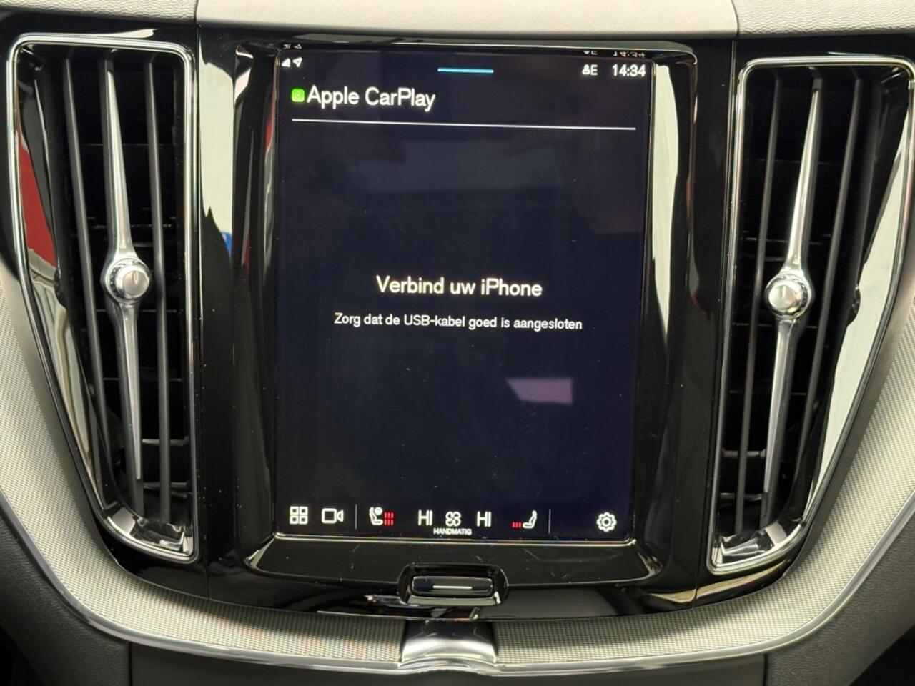 Volvo XC60 2.0 T6 AWD RECHARGE 350PK AUT. PLUS-DARK LEER PANO-DAK HARMAN-KARDON 360-CAMERA