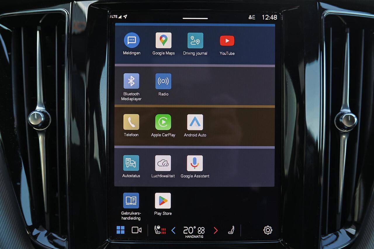 Volvo XC60 T8 Recharge AWD Ultra Black Edition - Luchtvering - Panorama/schuifdak - IntelliSafe Assist & Surround - 360º Camera - Bowers & Wilkins audio - Adaptieve LED koplampen - Verwarmde voorstoelen, stuur & achterbank - Parkeersensoren voor & achter - Elektr. b