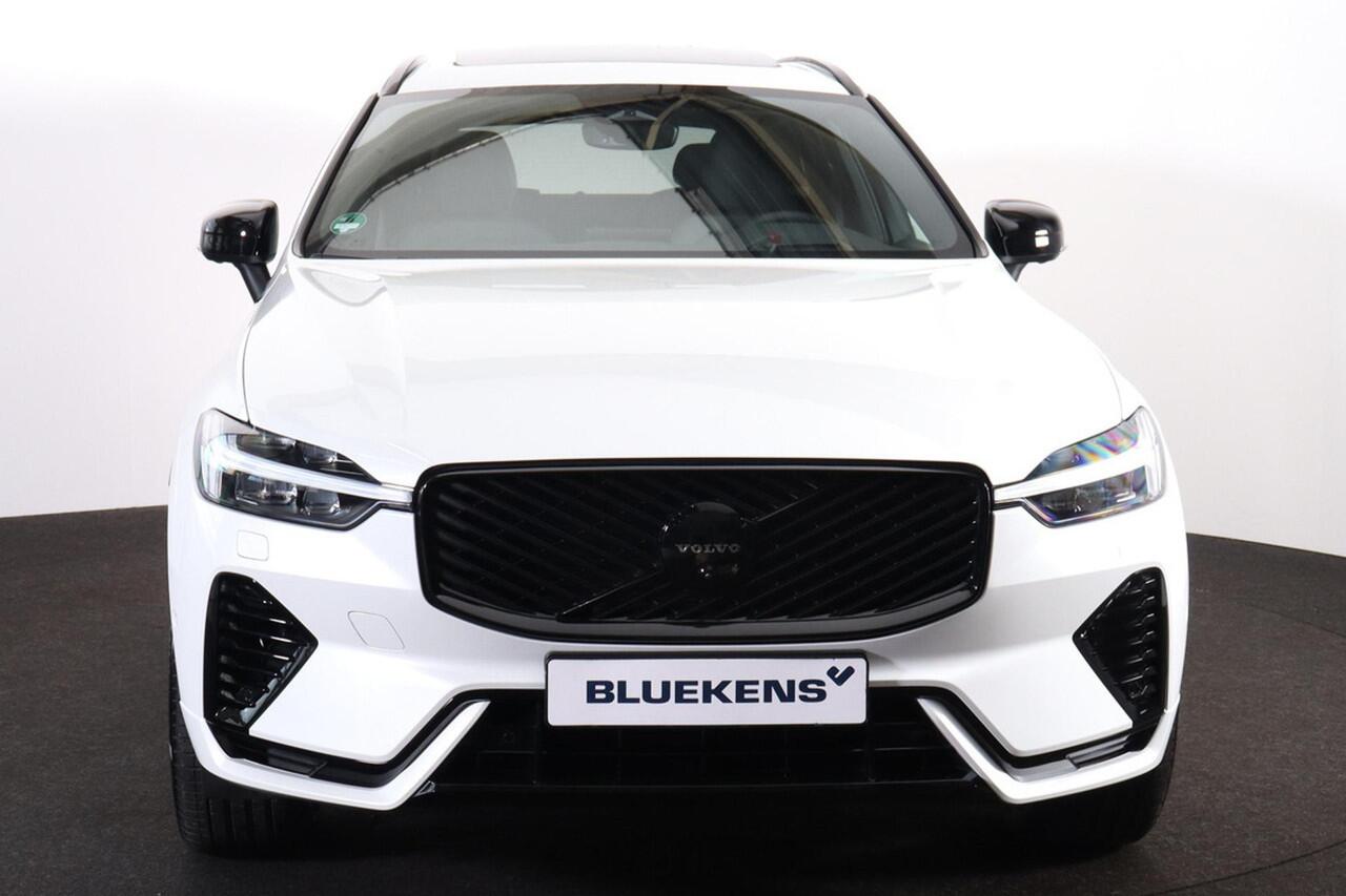 Volvo XC60 T8 Recharge AWD Plus Black Edition - Panorama/schuifdak - IntelliSafe Assist & Surround - 360º Camera - Harman/Kardon audio - Adaptieve LED koplampen - Verwarmde voorstoelen, stuur & achterbank - Parkeersensoren voor & achter - Elektr. bedienb. voorstoele