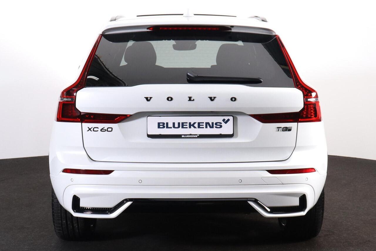Volvo XC60 T8 Recharge AWD Plus Black Edition - Panorama/schuifdak - IntelliSafe Assist & Surround - 360º Camera - Harman/Kardon audio - Adaptieve LED koplampen - Verwarmde voorstoelen, stuur & achterbank - Parkeersensoren voor & achter - Elektr. bedienb. voorstoele