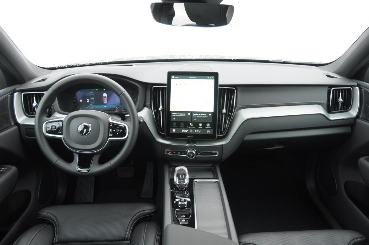 Volvo XC60 T6 350PK Automaat AWD Ultra Black Edition stoelmassage - en ventilatie / Adaptieve cruise control / Harman Kardon / BLIS / Panoramadak / Apple carplay / Parkeersensoren met 360 camera / Elektrisch bedienbare achterklep / Elektrisch verstelbare voorstoelen