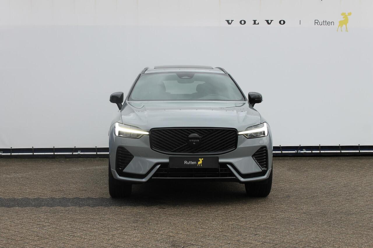 Volvo XC60 T8 455PK Automaat AWD Ultra Black Edition 360 graden camera / Head-up display / Panoramisch schuif-kanteldak / 21" lichtmetalen velgen / Extra getinte ramen vanaf de B-stijl
