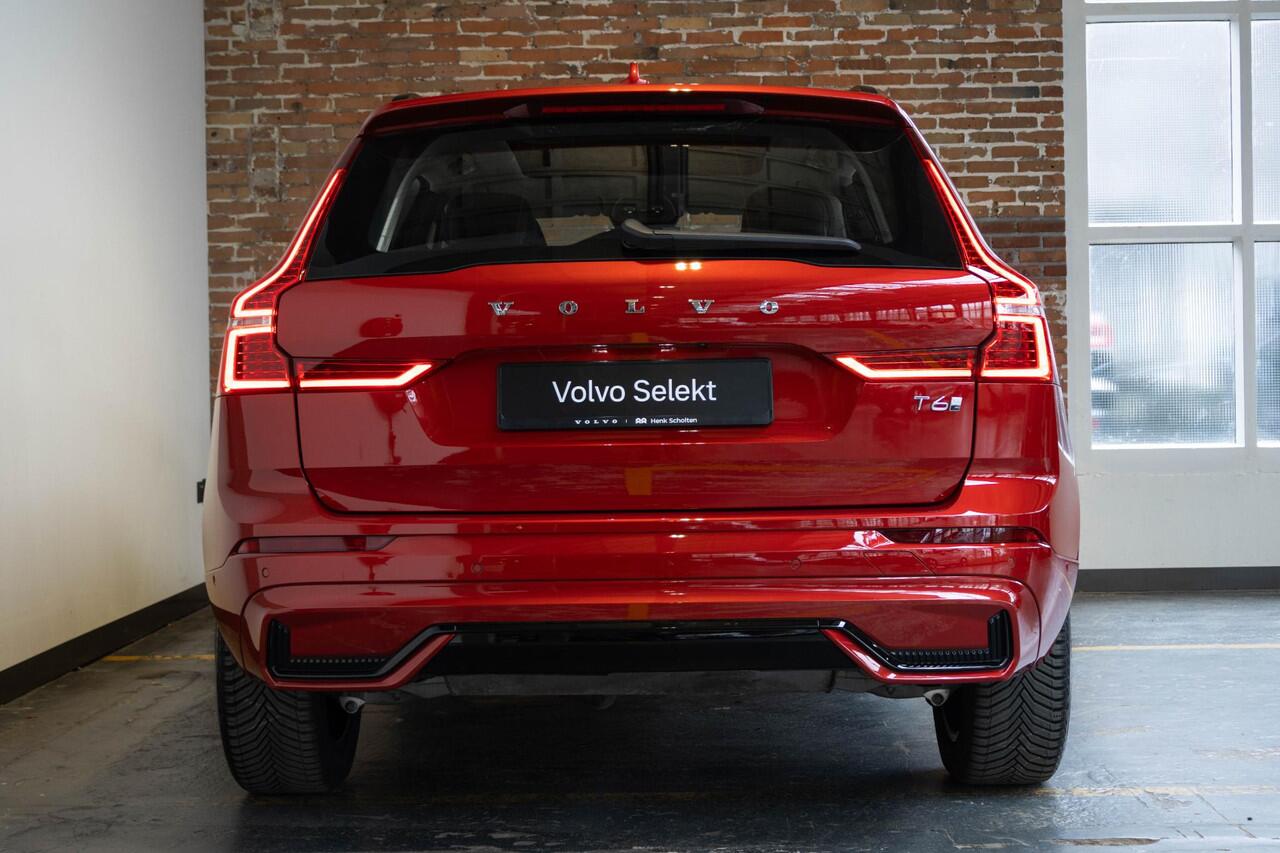 Volvo XC60 T6 Plug-in hybrid AWD Plus Dark | Trekhaak | Verwarmbare voorstoelen+stuurwiel+achterbank | Premium audio by Harman Kardon | Rondom zichtcamera