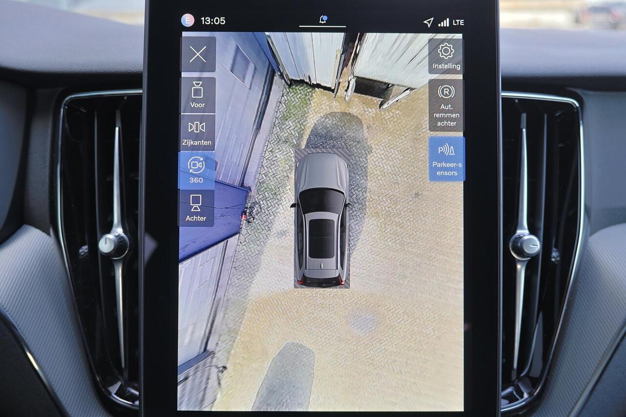 Volvo XC60 T8 Recharge AWD Plus Black Edition - IntelliSafe Assist & Surround - 360º Camera - Harman/Kardon audio - Adaptieve LED koplampen - Verwarmde voorstoelen, stuur & achterbank - Parkeersensoren voor & achter - Elektr. bedienb. voorstoelen met geheugen - Draa