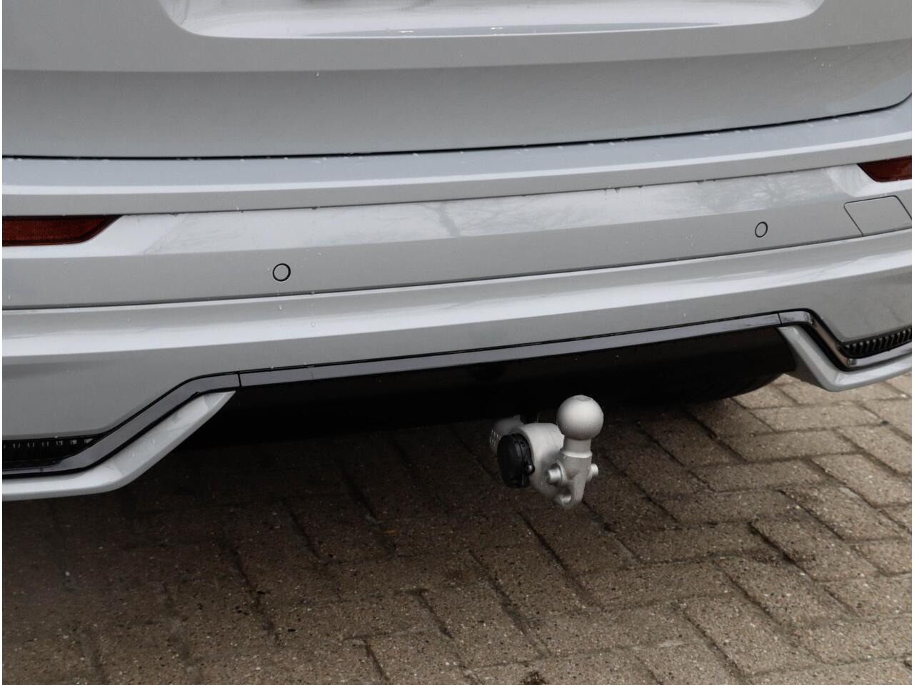 Volvo XC60 T6 AWD Plus Dark MY26 360 Pano HeadUp Trekhaak 20'' Harman Kardon