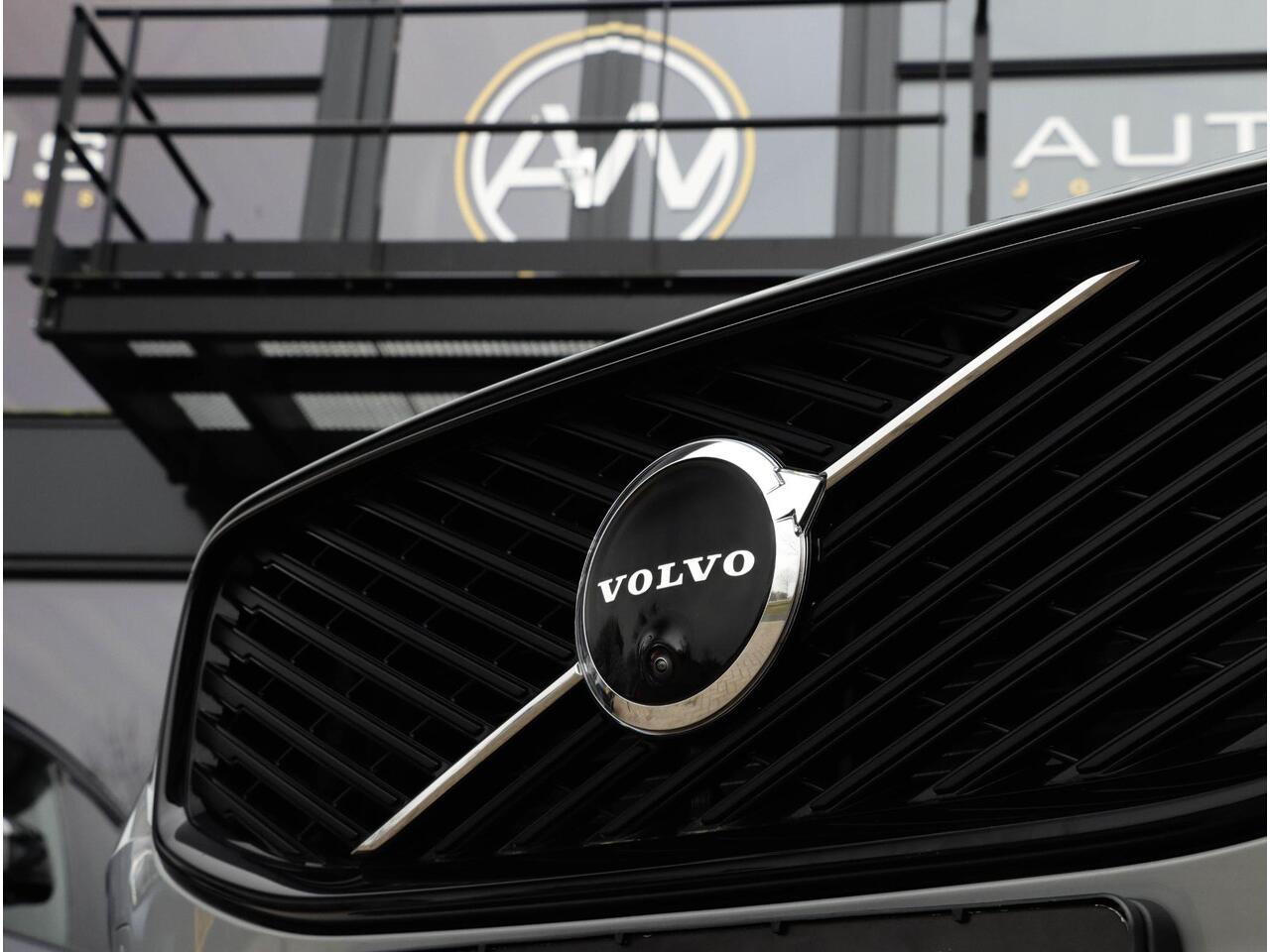 Volvo XC60 T6 AWD Plus Dark MY26 360 Pano HeadUp Trekhaak 20'' Harman Kardon