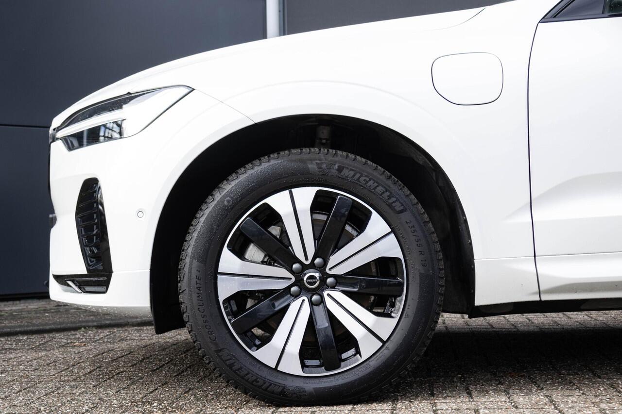 Volvo XC60 T6 Plug-in hybrid AWD Plus Dark | Trekhaak | Rondom zichtcamera | Verwarmbare voorstoelen+stuurwiel+achterbank | Premium audio by Harman Kardon | 19 inch Lichtmetalen velgen