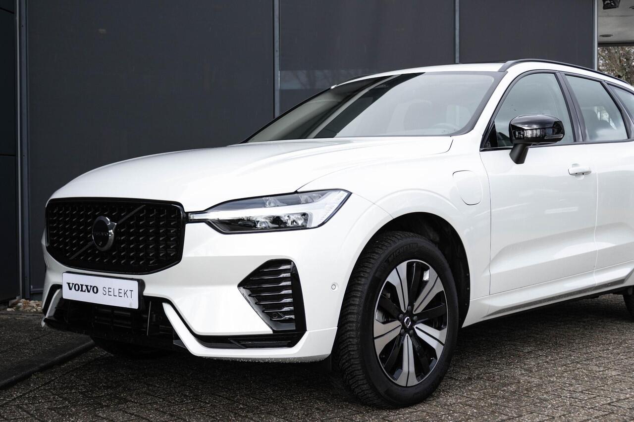 Volvo XC60 T6 Plug-in hybrid AWD Plus Dark | Trekhaak | Rondom zichtcamera | Verwarmbare voorstoelen+stuurwiel+achterbank | Premium audio by Harman Kardon | 19 inch Lichtmetalen velgen