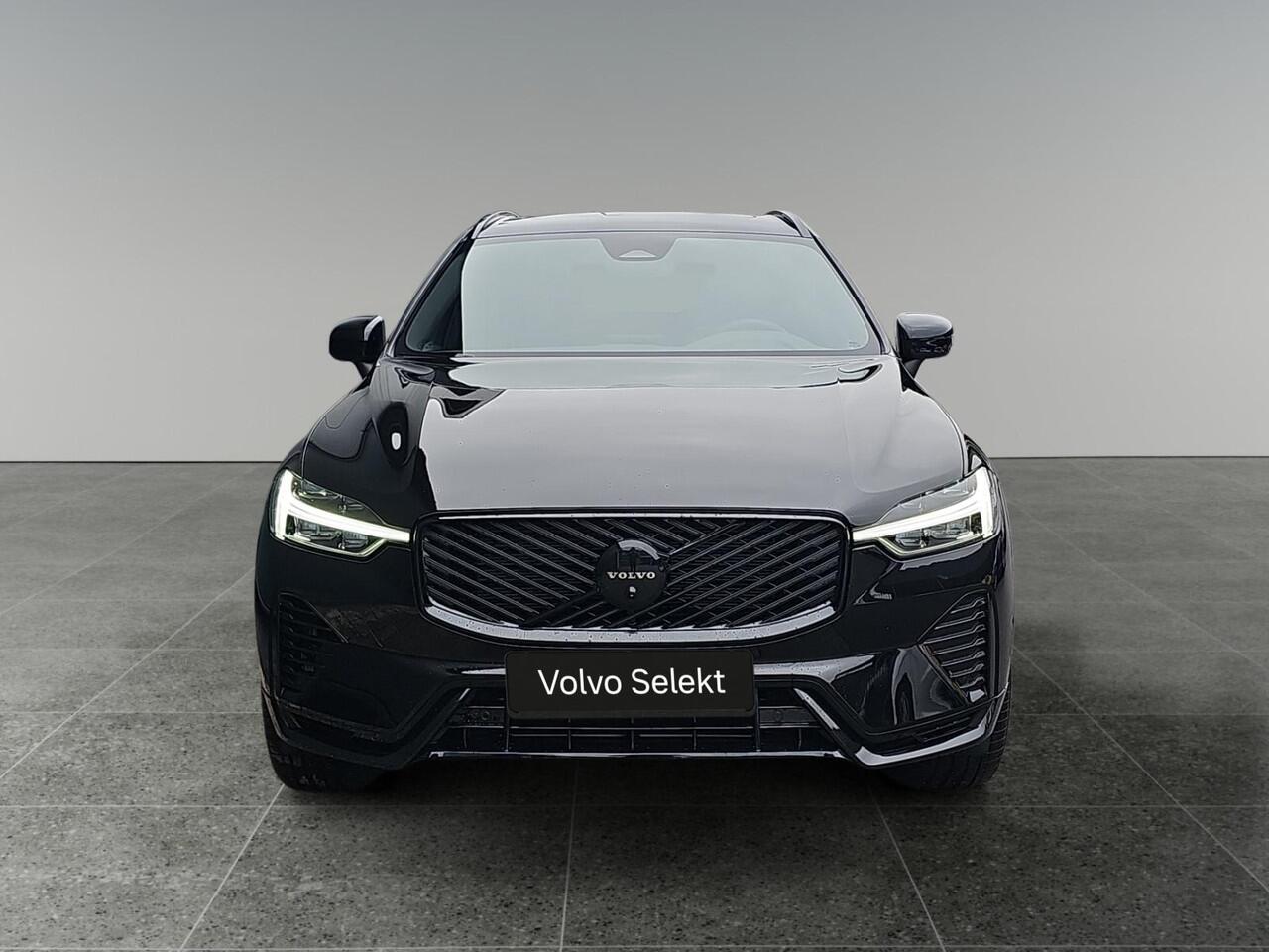 Volvo XC60 2.0 T6 Plug-in hybrid AWD Plus Black Edition | Harman Kardon | Stuur- en stoelverwarming | 360 graden camera | Panoramadak | Lederen bekleding