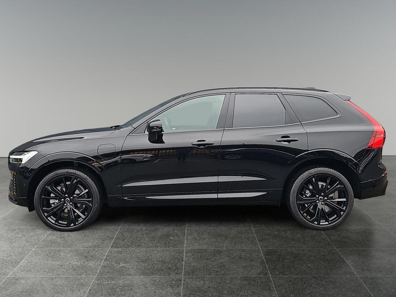 Volvo XC60 2.0 T6 Plug-in hybrid AWD Plus Black Edition | Harman Kardon | Stuur- en stoelverwarming | 360 graden camera | Panoramadak | Lederen bekleding